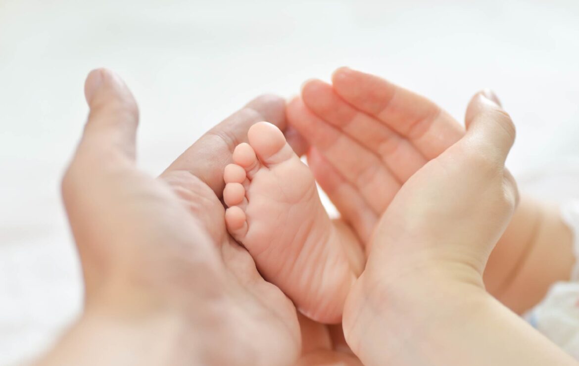 Teste do Pezinho - Uma picadinha essencial para a saúde dos bebês - Clínica  Mon Petit