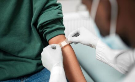 Cuidados Após a Coleta de Sangue: O Que Fazer (e Evitar) para Seu Bem-Estar